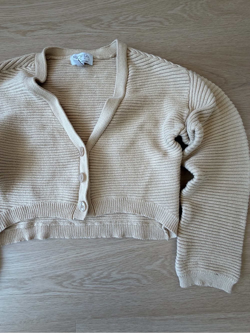 sofia by sofia vergara Cropped Cream Ribbed V-Neck Button Cardigan - Picture 2 of 8